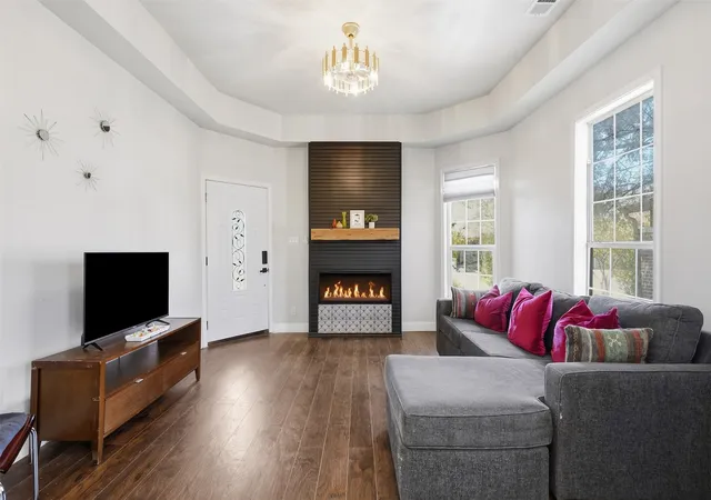 Photo 2 of Single family home for sale at 1321 Stewart St, Fort Worth, TX 76104 | MLS# 21381043 | Listing updated on 2026-10-08