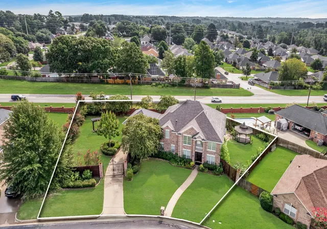 Photo 1 of Single family home for sale at 5718 Gloucester Dr, Tyler, TX 75707 | MLS# 21384238 | Listing updated on 2026-09-30