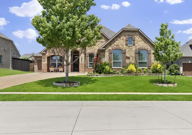 Photo 1 of Single family home for sale at 9902 Clubhouse Cir, Rowlett, TX 75089 | MLS# 21388977 | Listing updated on 2026-09-26
