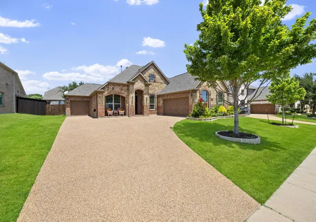 Photo 3 of Single family home for sale at 9902 Clubhouse Cir, Rowlett, TX 75089 | MLS# 21388977 | Listing updated on 2026-09-26