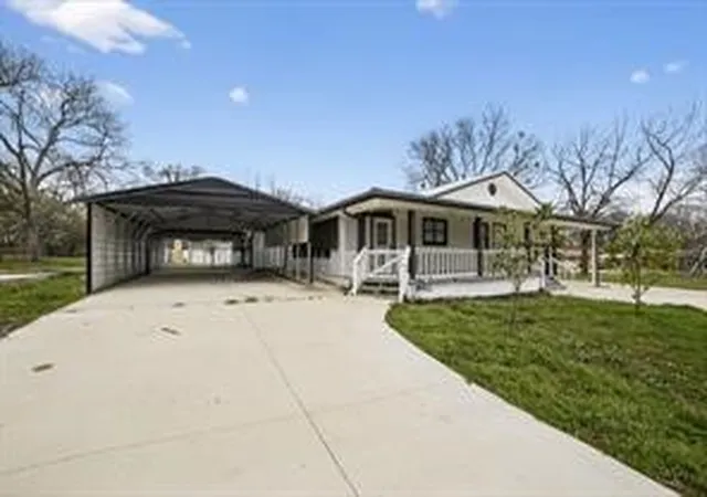 Photo 2 of Single family home for sale at 204 Dewitt St, Alba, TX 75410 | MLS# 21388978 | Listing updated on 2026-09-17