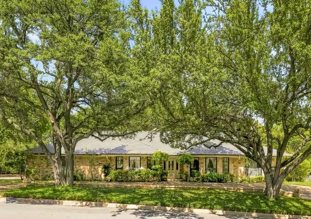 Photo 1 of Single family home for sale at 6916 Tumbling Trl, Fort Worth, TX 76116 | MLS# 21379149 | Listing updated on 2026-10-04