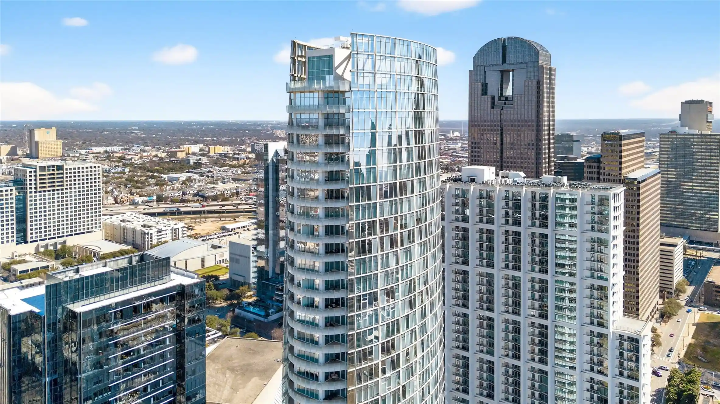 Listing Photo 38 - Condo for sale in Museum Tower located at 1918 Olive St, Dallas, TX 75201 - Unit #3701
