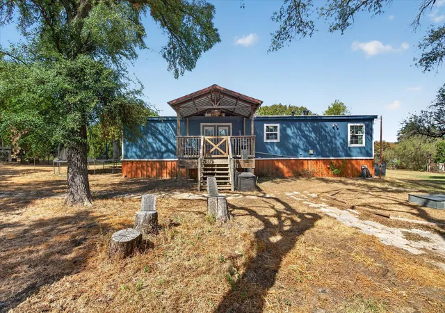 Photo 1 of Sale Pending at 2607 Williamson Rd, Granbury, TX 76048 | MLS# 21388276 | Listing updated on 2026-10-02