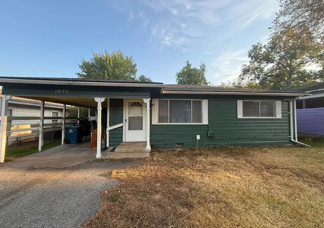 Single family home for sale at 1055 W Star St, Denison, TX 75020 | MLS# 21388976