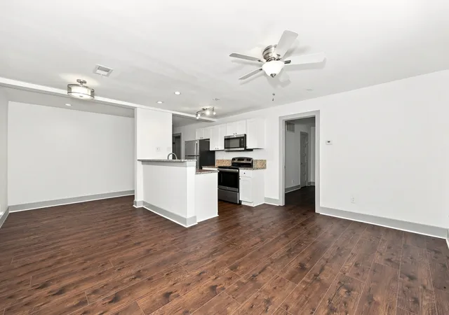Listing Photo 4 - Condo for sale in building located at 4633 Fairmount St, Dallas, TX 75219 - Unit #104