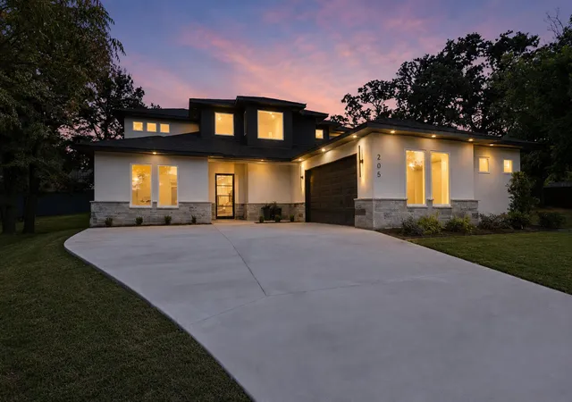 Photo 1 of Single family home for sale at 205 Familia Ct, Azle, TX 76020 | MLS# 21388138 | Listing updated on 2026-10-05