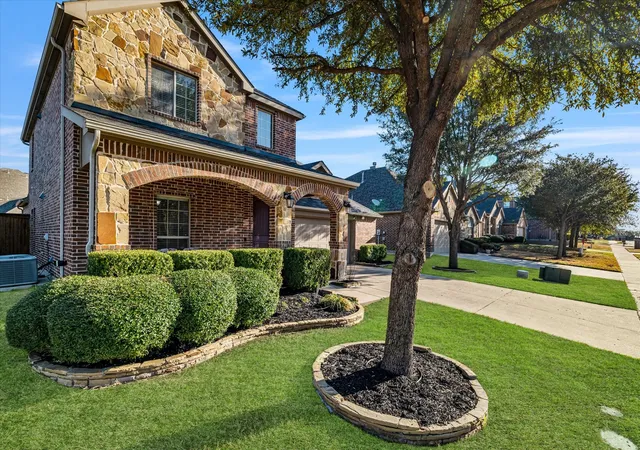 Photo 2 of Single family home for sale at 9626 Lance Dr, Frisco, TX 75035 | MLS# 21387340 | Listing updated on 2026-10-08