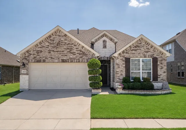 Photo 1 of Single family home for sale at 6513 Cedarhurst Ct, Argyle, TX 76226 | MLS# 21387493 | Listing updated on 2026-09-28