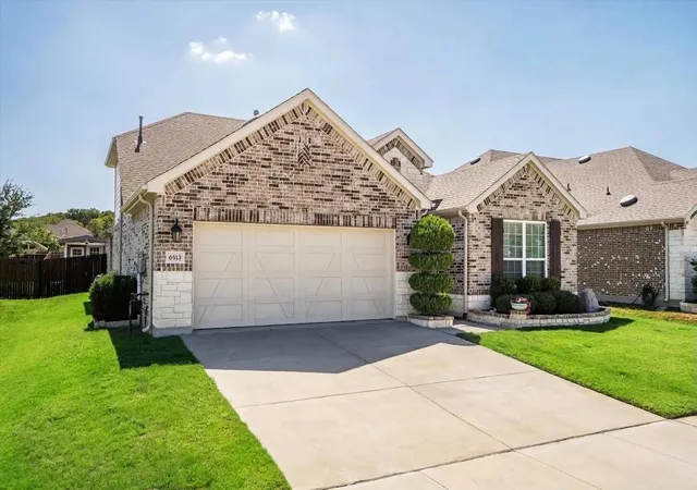 Photo 2 of Single family home for sale at 6513 Cedarhurst Ct, Argyle, TX 76226 | MLS# 21387493 | Listing updated on 2026-09-28
