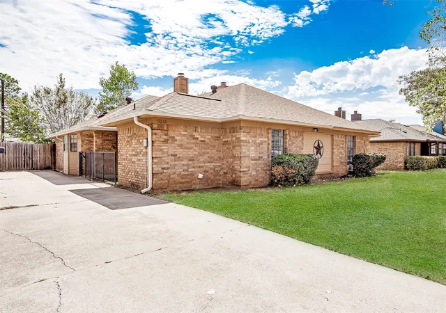 Photo 1 of Single family home for sale at 5211 Wild W Dr, Arlington, TX 76017 | MLS# 21388404 | Listing updated on 2026-10-08