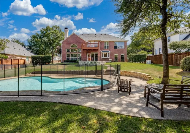 Photo 1 of Sale Pending at 3012 Northview Dr, Grapevine, TX 76051 | MLS# 21386963 | Listing updated on 2026-10-02