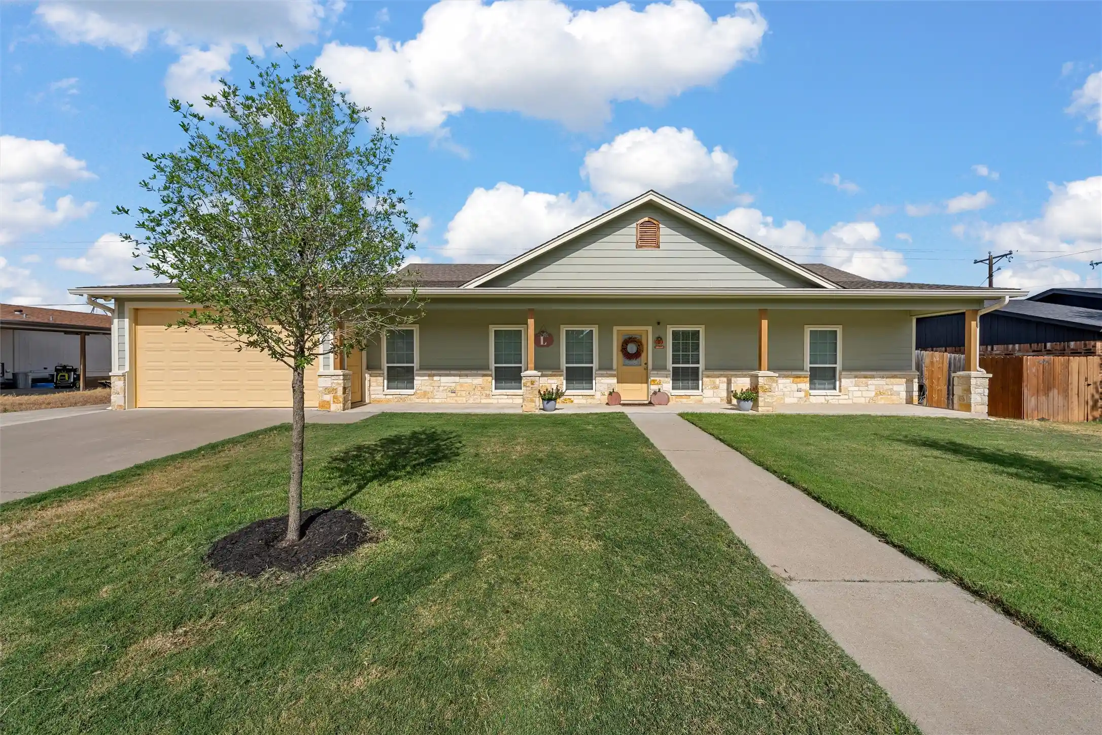 Photo 1 of Single family home for sale at 505 David Davis Dr, Mc Gregor, TX 76657 | MLS# 21388968 | Listing updated on 2026-10-24