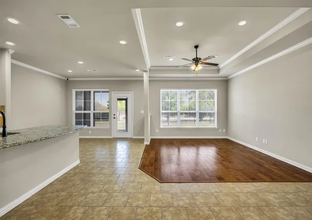 Photo 3 of Sale Pending at 112 Terra Verde Ct, Waxahachie, TX 75165 | MLS# 21388783 | Listing updated on 2026-10-01