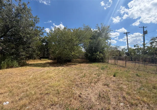 Photo 3 of Land for sale at 1718 Pine St, Dallas, TX 75215 | MLS# 21387974 | Listing updated on 2026-09-17