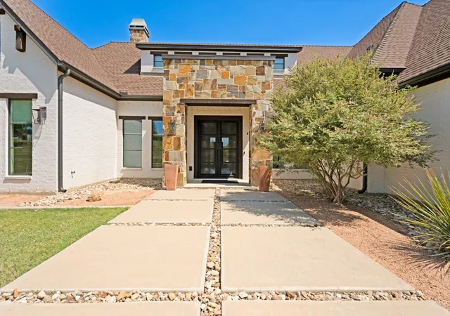 Photo 3 of Single family home for sale at 9108 Sirius Ln, Godley, TX 76044 | MLS# 21389018 | Listing updated on 2026-10-03