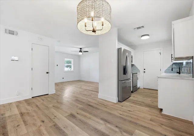 Photo 3 of Single family home for sale at 1701 Aster St, Gainesville, TX 76240 | MLS# 21389022 | Listing updated on 2026-09-17