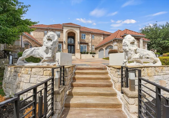 Photo 1 of Single family home for sale at 2601 Sir Gawain Ln, Lewisville, TX 75056 | MLS# 21389024 | Listing updated on 2026-10-04