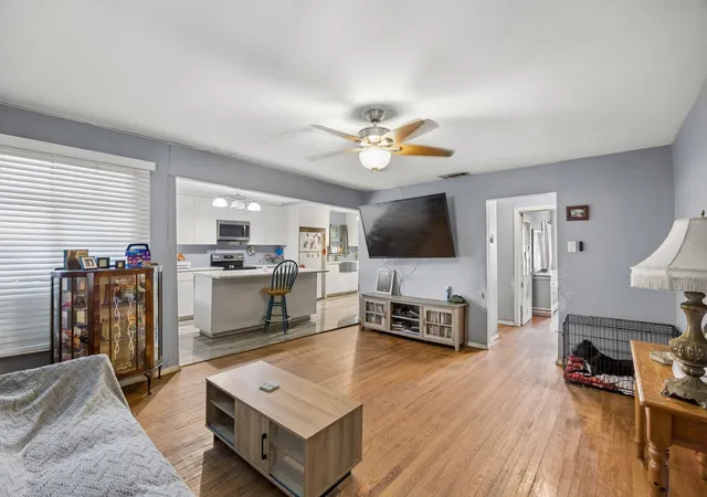 Photo 1 of Single family home for sale at 1108 S Edgefield Ave, Dallas, TX 75208 | MLS# 21386100 | Listing updated on 2026-09-17
