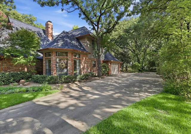 Photo 2 of Single family home for sale at 3379 Forest Glen Dr, Corinth, TX 76210 | MLS# 21386875 | Listing updated on 2026-10-09