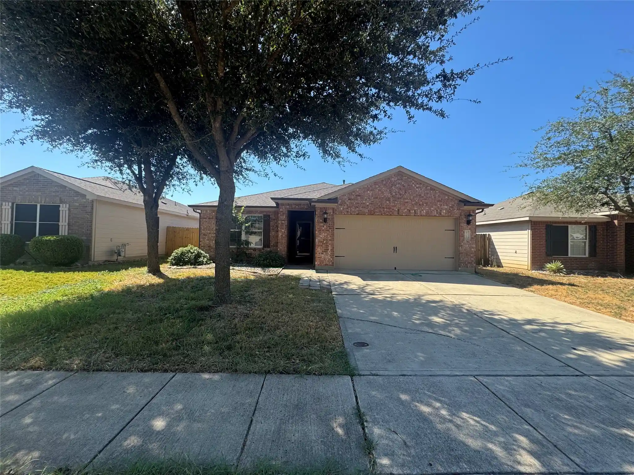 Photo 1 of Single family home for sale at 601 Hidden Dale Dr, Fort Worth, TX 76140 | MLS# 21386466 | Listing updated on 2026-10-23