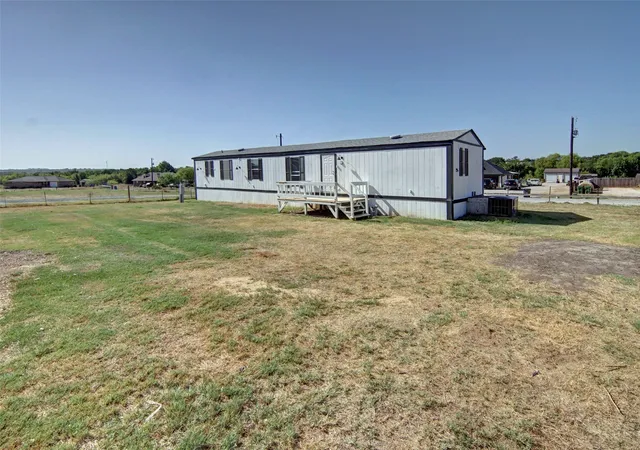 Photo 2 of Manufactured home for sale at 191 Oakley Cir, Weatherford, TX 76085 | MLS# 21388962 | Listing updated on 2026-09-19