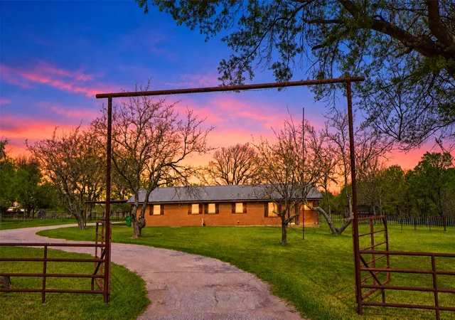 Photo 1 of Single family home for sale at 19761 N State Hwy 34, Terrell, TX 75161 | MLS# 21387996 | Listing updated on 2026-09-18