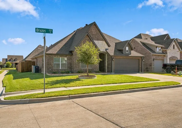 Photo 2 of Single family home for sale at 288 Brazos St, Burleson, TX 76028 | MLS# 21387280 | Listing updated on 2026-10-05