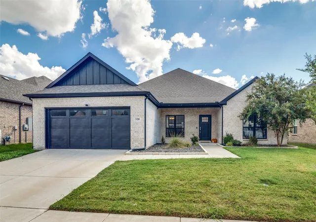 Photo 1 of Single family home for sale at 320 Community Dr, Lavon, TX 75166 | MLS# 21388034 | Listing updated on 2026-09-17