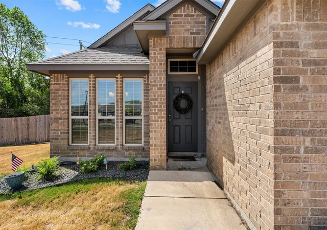 Photo 2 of Single family home for sale at 3905 S Frk Ranch Rd, Waco, TX 76705 | MLS# 21388841 | Listing updated on 2026-10-03