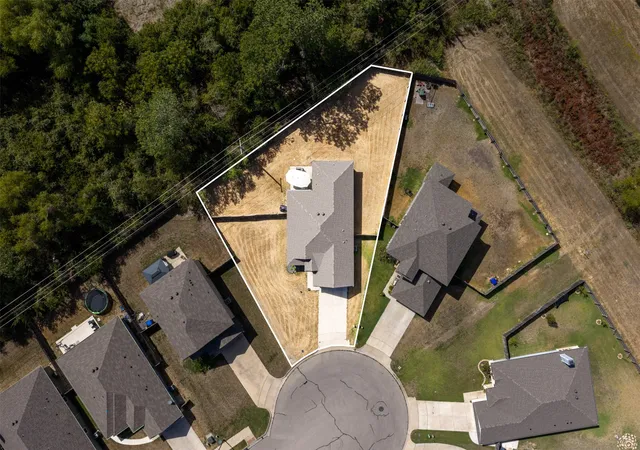 Photo 3 of Single family home for sale at 3905 S Frk Ranch Rd, Waco, TX 76705 | MLS# 21388841 | Listing updated on 2026-10-03