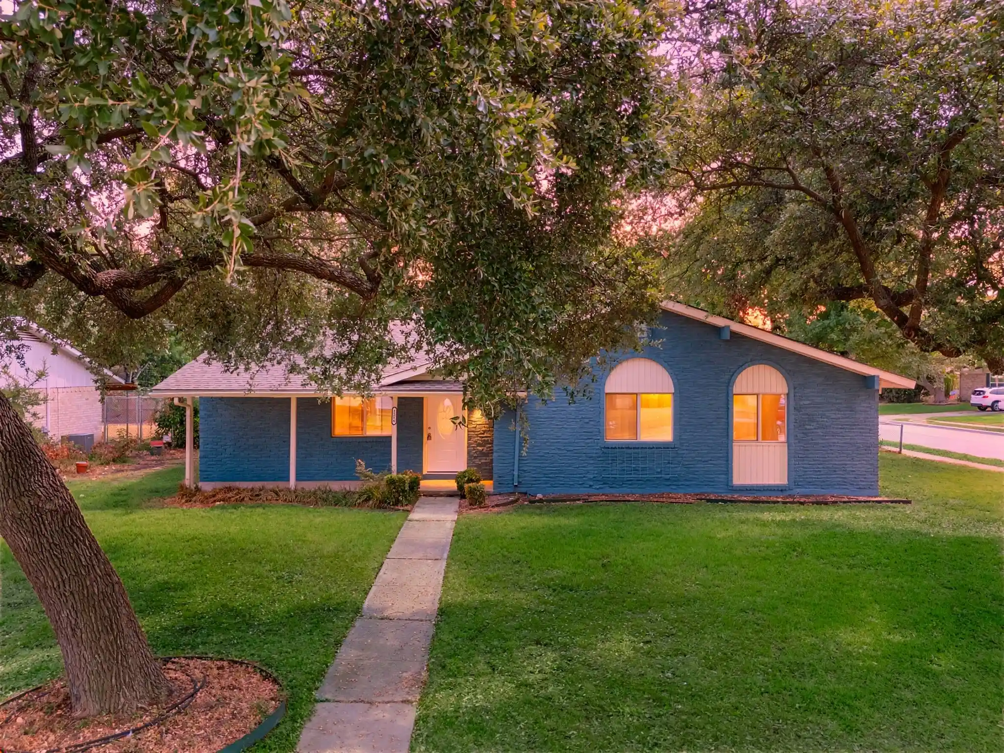 Photo 1 of Single family home for sale at 1216 Briarcove Dr, Richardson, TX 75081 | MLS# 21378706 | Listing updated on 2026-10-22