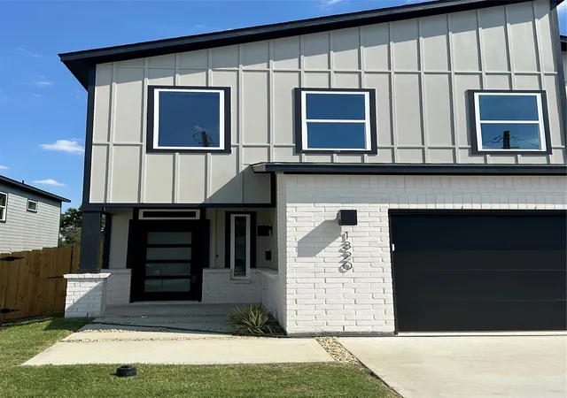 Photo 2 of Single family home for sale at 1320 Diceman Ave, Dallas, TX 75203 | MLS# 21386317 | Listing updated on 2026-10-09