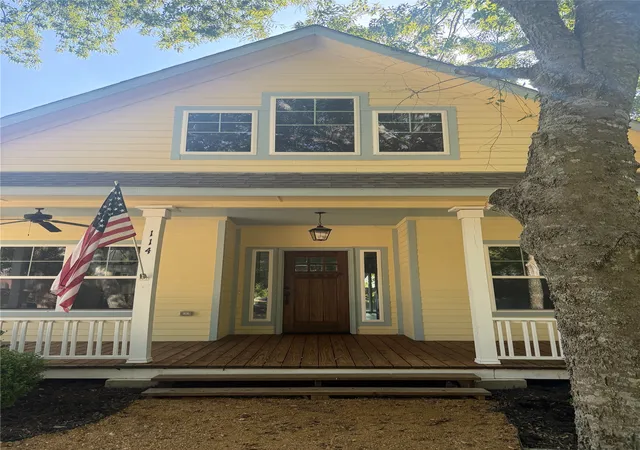 Photo 2 of Sale Pending at 114 Scott Ct, Van Alstyne, TX 75495 | MLS# 21356729 | Listing updated on 2026-10-01