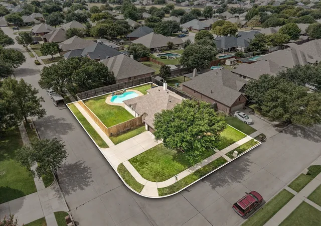Photo 2 of Sale Pending at 501 Kempson Ct, Saginaw, TX 76179 | MLS# 21387024 | Listing updated on 2026-10-02
