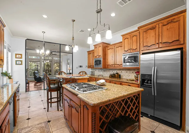 Photo 3 of Single family home for sale at 1552 Cypress Bnd Dr, Cedar Hill, TX 75104 | MLS# 21388944 | Listing updated on 2026-10-01