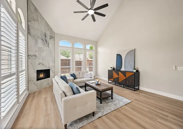 Photo 3 of Single family home for sale at 11207 Raveneaux Dr, Frisco, TX 75033 | MLS# 21388967 | Listing updated on 2026-09-18