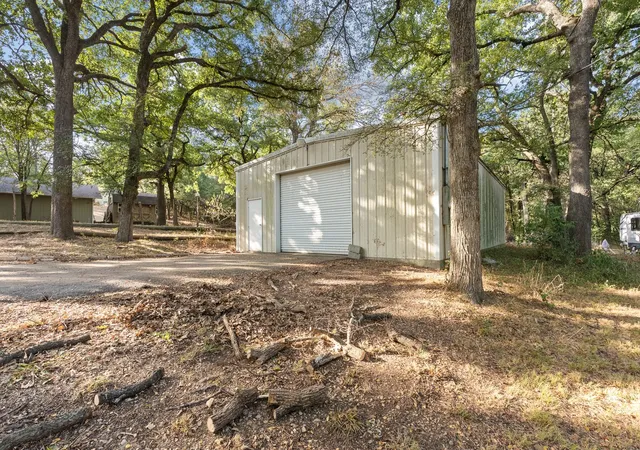 Photo 3 of Sale Pending at 4009 High Meadows Dr, Alvarado, TX 76009 | MLS# 21384002 | Listing updated on 2026-10-01