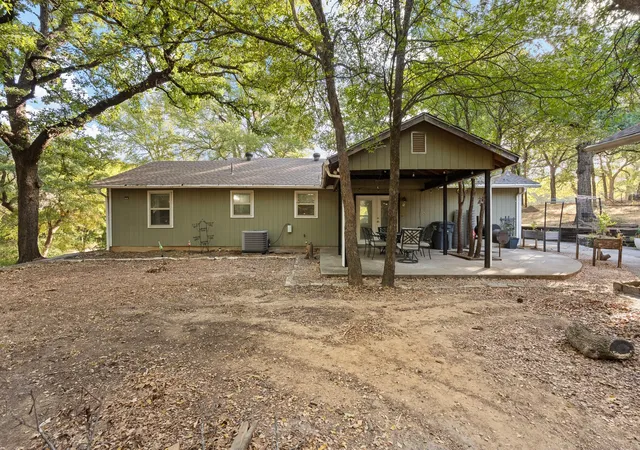 Photo 3 of Sale Pending at 4009 High Meadows Dr, Alvarado, TX 76009 | MLS# 21384002 | Listing updated on 2026-10-01