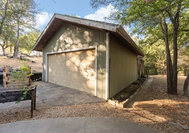 Photo 4 of Sale Pending at 4009 High Meadows Dr, Alvarado, TX 76009 | MLS# 21384002 | Listing updated on 2026-10-01