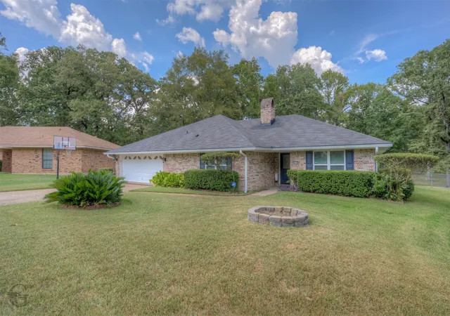 Photo 1 of Single family home for sale at 6216 N Windermere Dr, Shreveport, LA 71129 | MLS# 21388693 | Listing updated on 2026-09-17