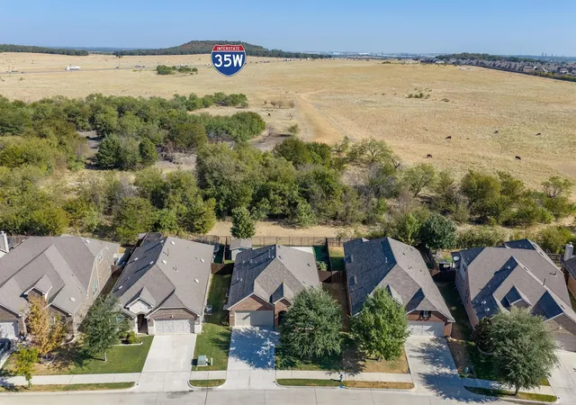 Photo 3 of Sale Pending at 6424 Roaring Crk, Argyle, TX 76226 | MLS# 21375456 | Listing updated on 2026-10-02