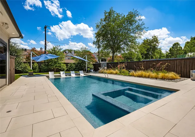 Photo 2 of Single family home for sale at 7110 Robin Rd, Dallas, TX 75209 | MLS# 21389179 | Listing updated on 2026-10-09