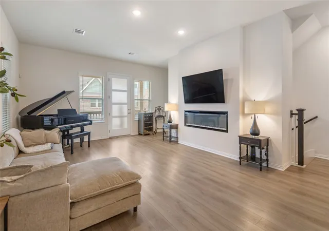 Photo 3 of Single family home for sale at 4533 Ward St, North Richland Hills, TX 76180 | MLS# 21381296 | Listing updated on 2026-10-02