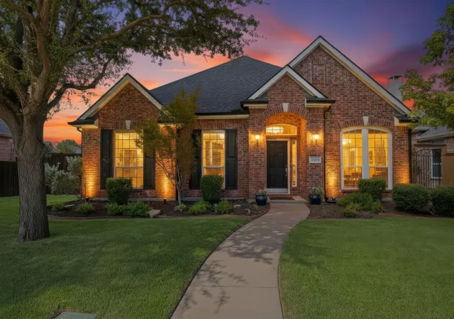 Photo 2 of Single family home for sale at 11003 Saguaro St, Frisco, TX 75033 | MLS# 21387689 | Listing updated on 2026-10-08