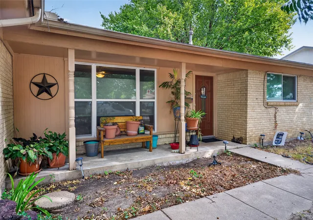 Photo 2 of Single family home for sale at 5613 Bonnie Wayne St, Haltom City, TX 76117 | MLS# 21382298 | Listing updated on 2026-10-03