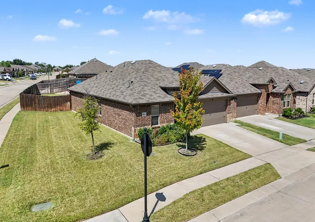 Photo 2 of Single family home for sale at 3204 Everly Dr, Fate, TX 75189 | MLS# 21388457 | Listing updated on 2026-10-06
