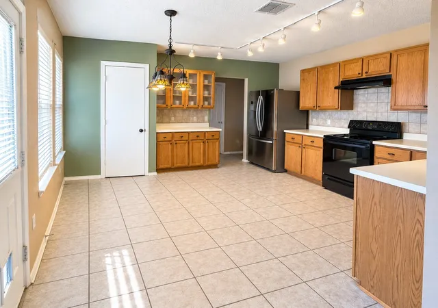 Photo 3 of Single family home for sale at 516 Appaloosa Dr, Forney, TX 75126 | MLS# 21389191 | Listing updated on 2026-09-17