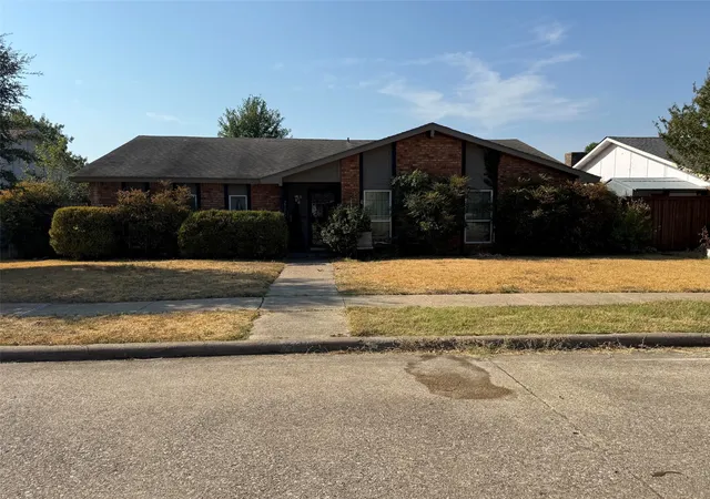 Photo 1 of Single family home for sale at 2706 Gayle Dr, Garland, TX 75044 | MLS# 21388291 | Listing updated on 2026-09-25