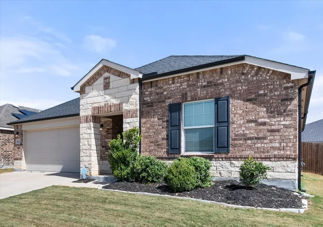 Photo 2 of Single family home for sale at 6032 Anchors Landing Pass, Fort Worth, TX 76179 | MLS# 21389085 | Listing updated on 2026-10-10